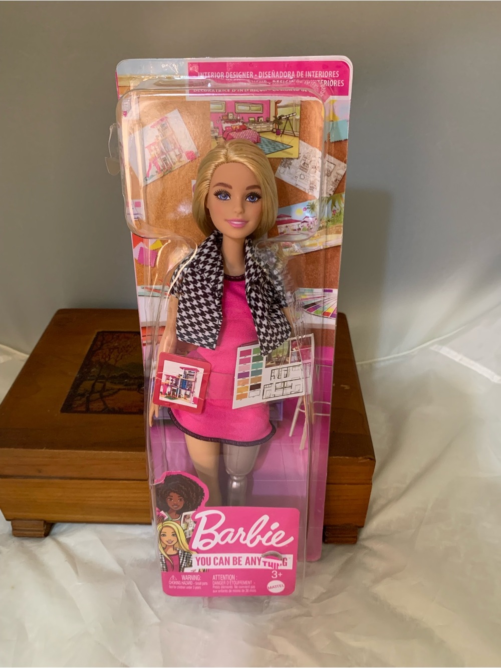 Interior Design Barbie with Prosthetic Leg NRFB NIB